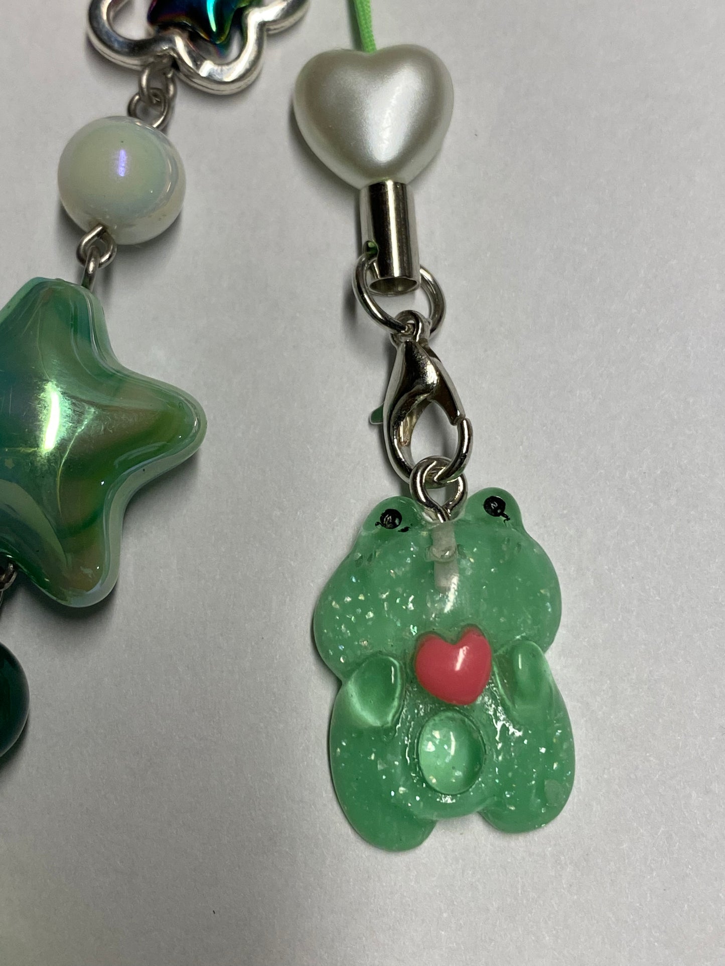 Green frog in the stars - Keychain