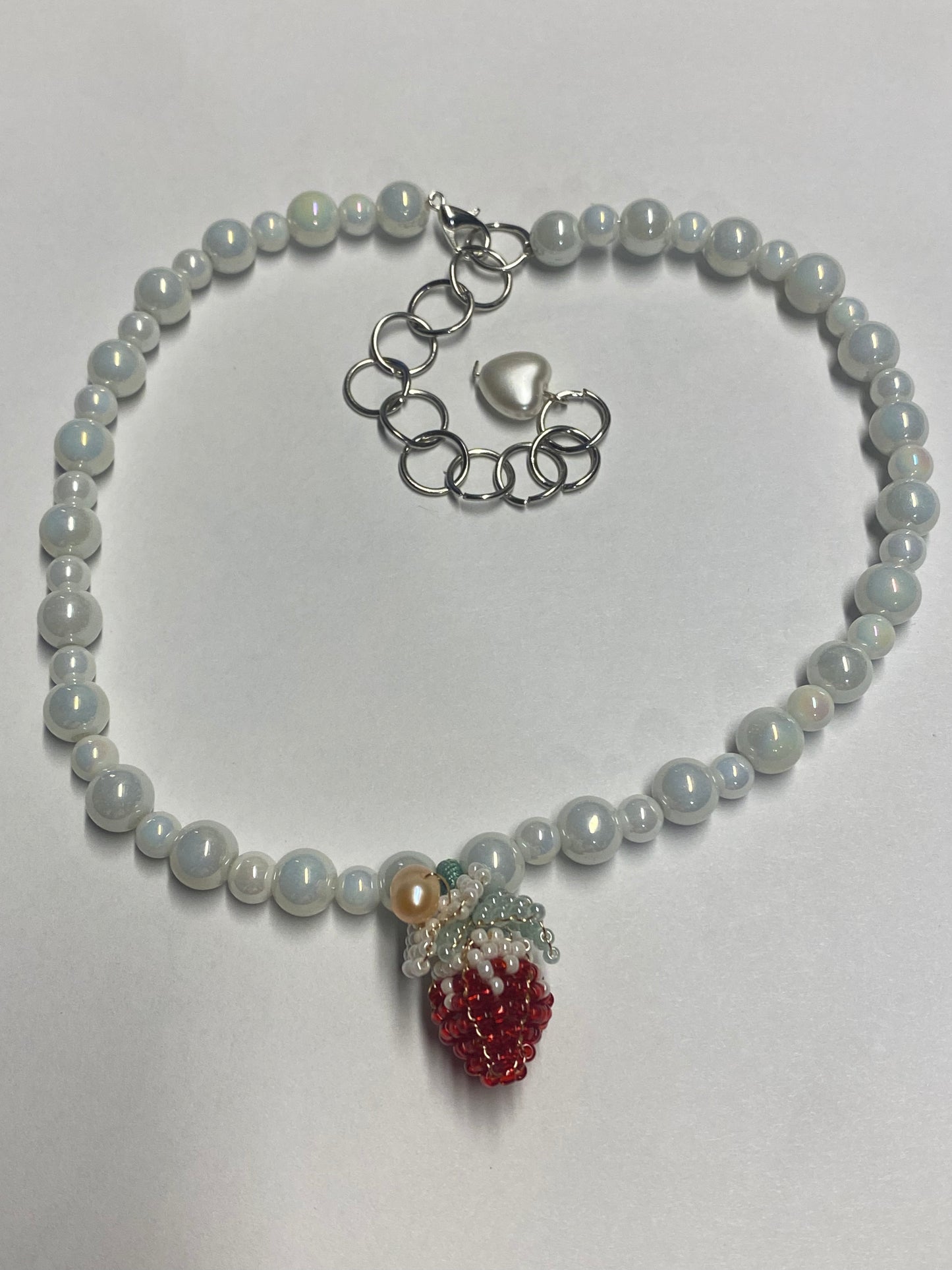 Strawberries in white - Necklace