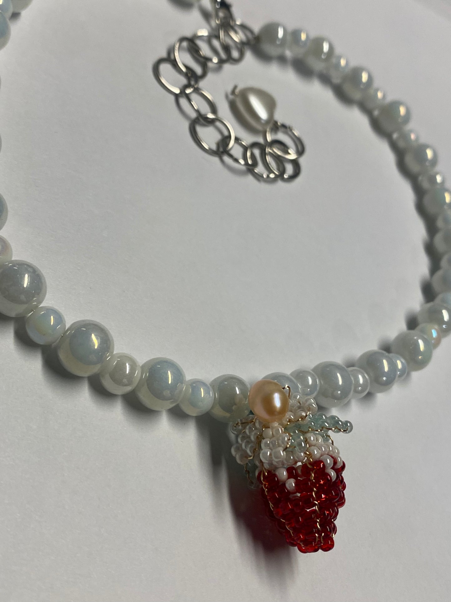 Strawberries in white - Necklace